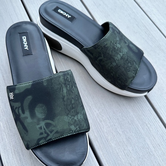 DKNY Baylen Women's Black and Green Mules - Picture 2 of 5